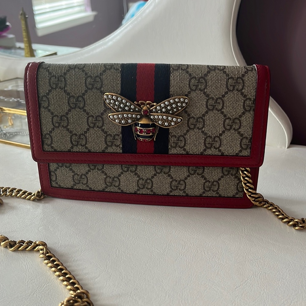 Gucci Queen Margaret Chain Wallet